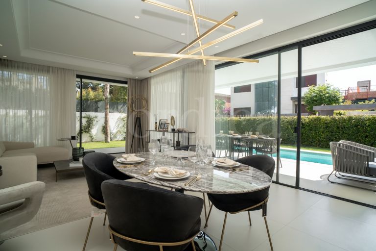 Villa for sale in Rio Verde Playa