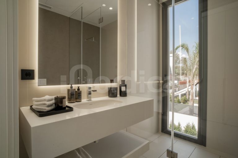 Villa for sale in Rio Verde Playa