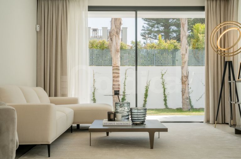 Villa for sale in Rio Verde Playa