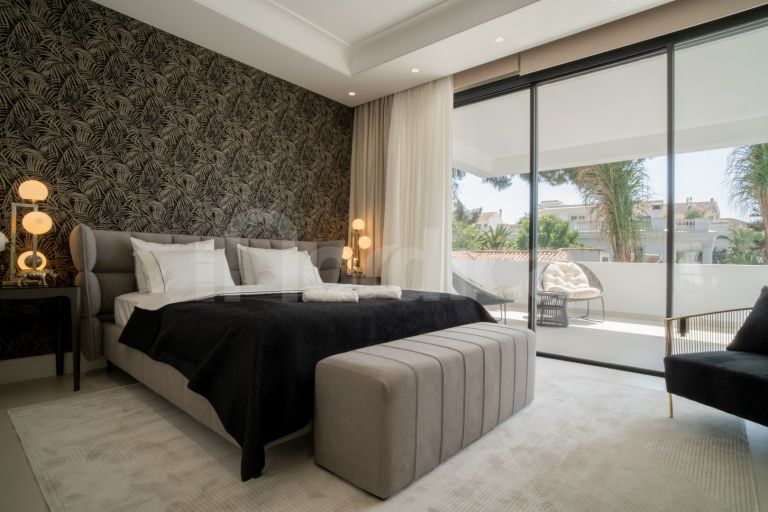 Villa for sale in Rio Verde Playa