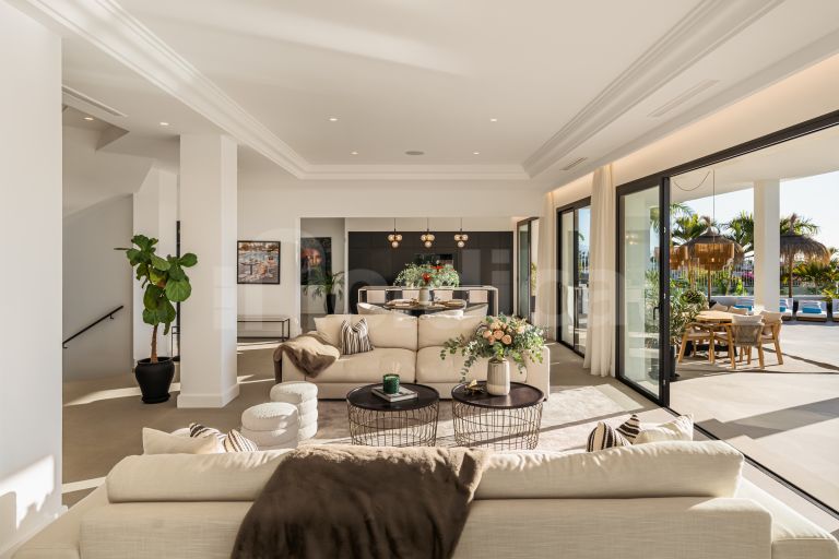 Villa for sale in Los Flamingos