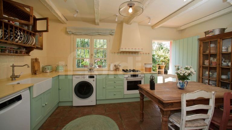 Villa for sale in Guadalobon