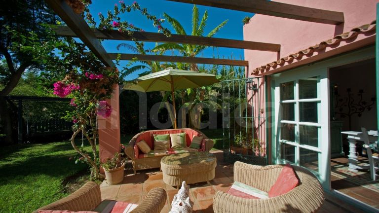 Villa for sale in Guadalobon