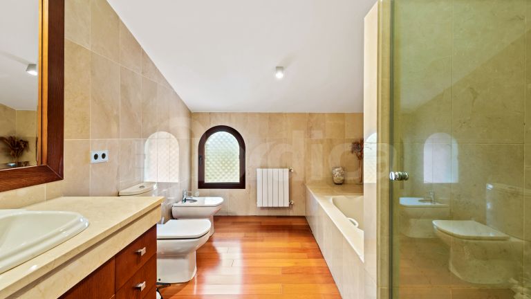 Villa for sale in Haza del Conde