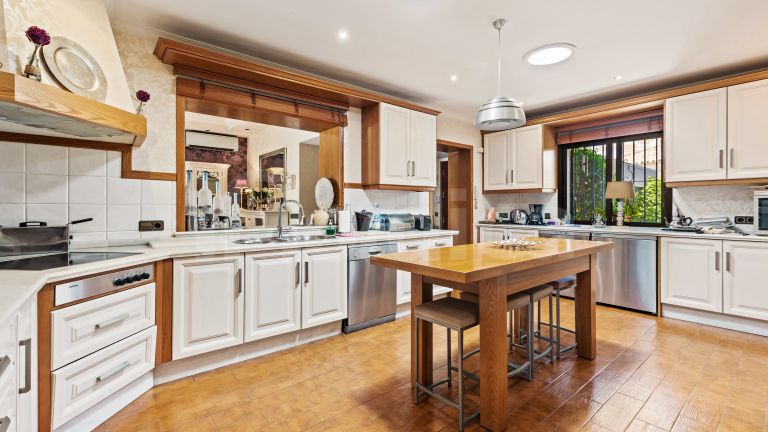 Villa for sale in Haza del Conde