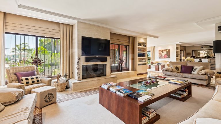 Villa for sale in Haza del Conde