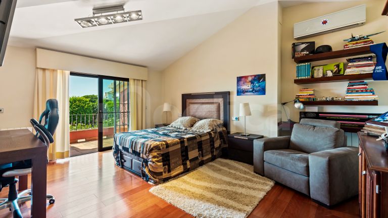 Villa for sale in Haza del Conde