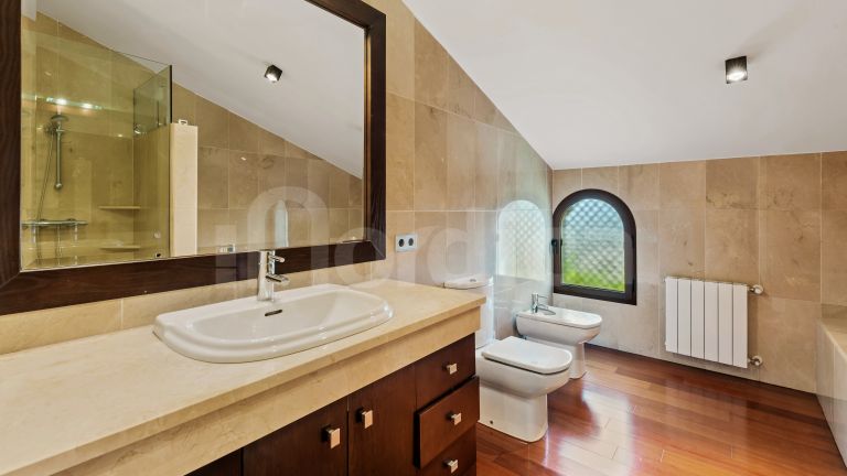 Villa for sale in Haza del Conde