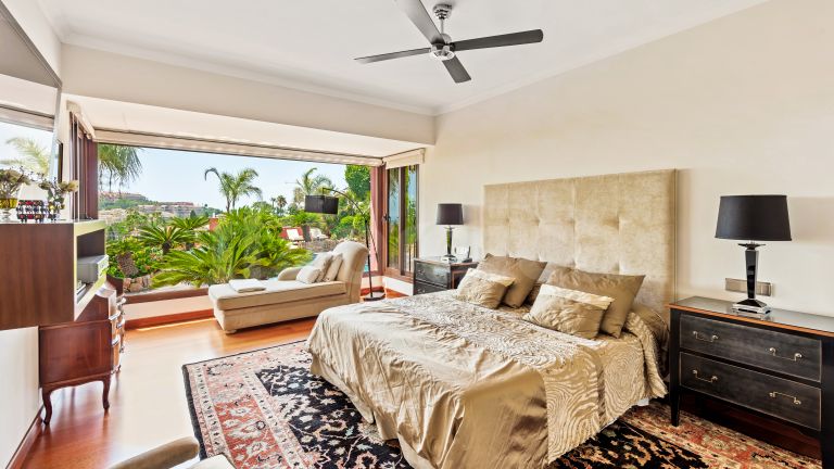 Villa for sale in Haza del Conde