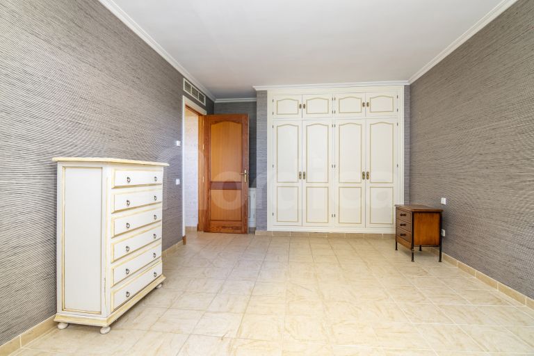 Villa for sale in Las Brisas