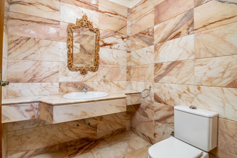 Villa for sale in Las Brisas