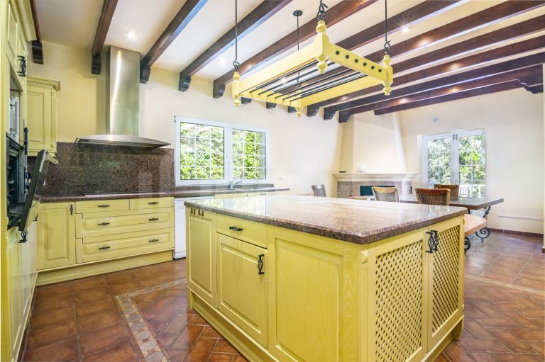 Villa for sale in Las Brisas