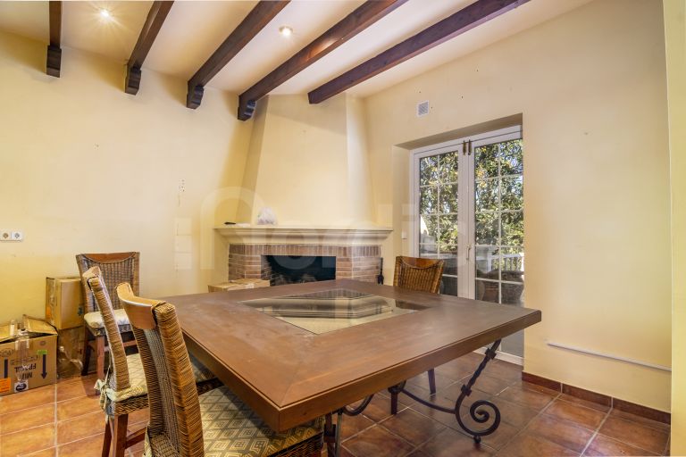 Villa for sale in Las Brisas