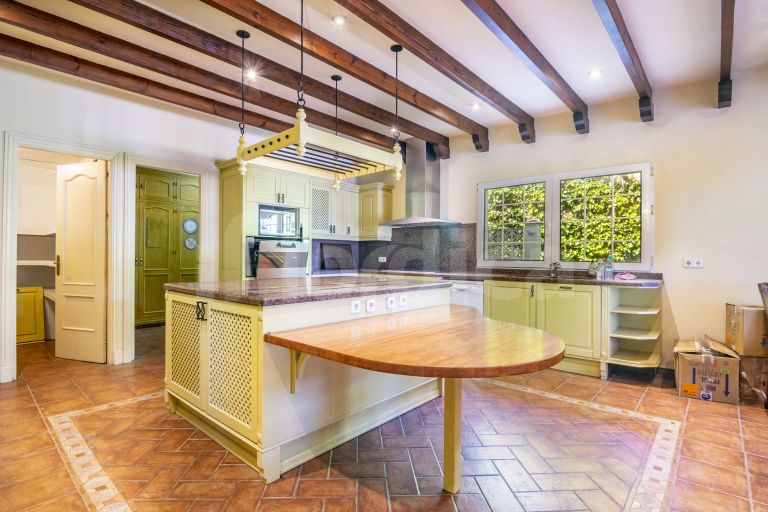 Villa for sale in Las Brisas