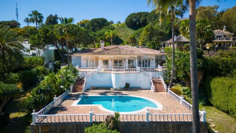 Villa for sale in Las Brisas