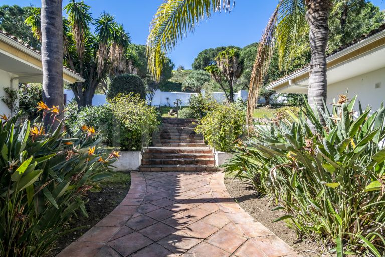 Villa for sale in Las Brisas