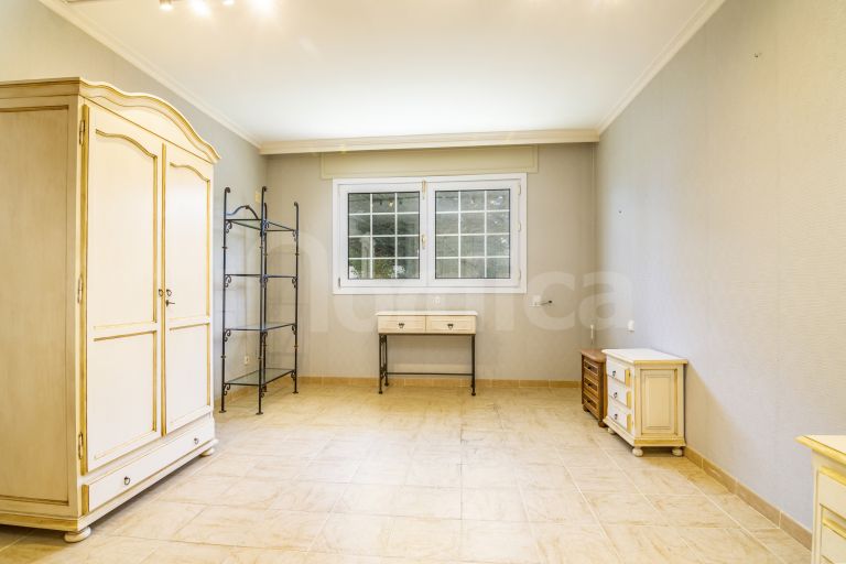 Villa for sale in Las Brisas