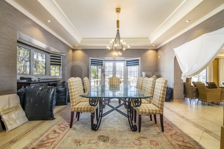 Villa for sale in Las Brisas