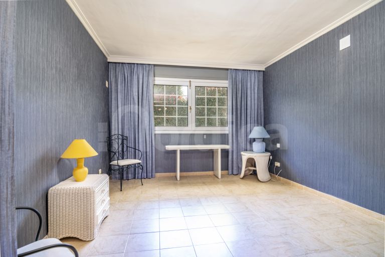 Villa for sale in Las Brisas