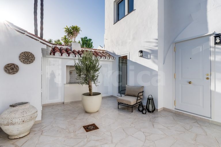 Town House for sale in Los Potros