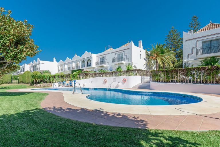 Town House for sale in Los Potros