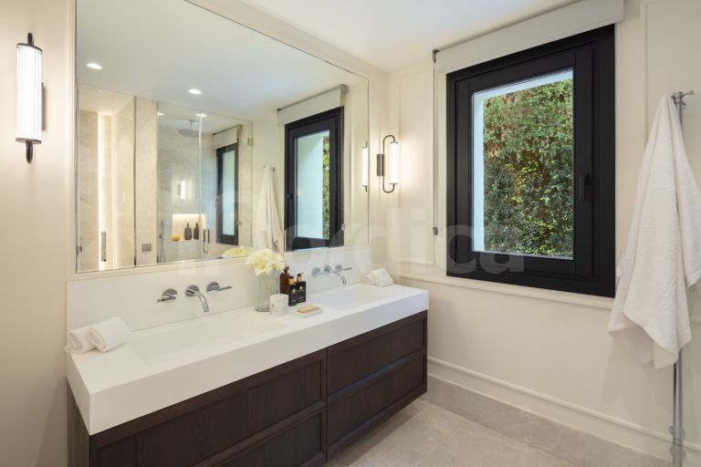 Villa for sale in Sierra Blanca