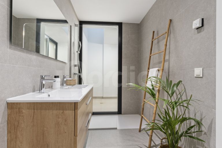 Villa for sale in La Resina Golf