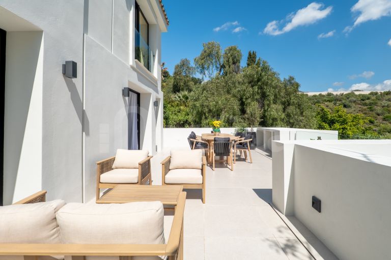 Villa for sale in Los Naranjos Hill Club