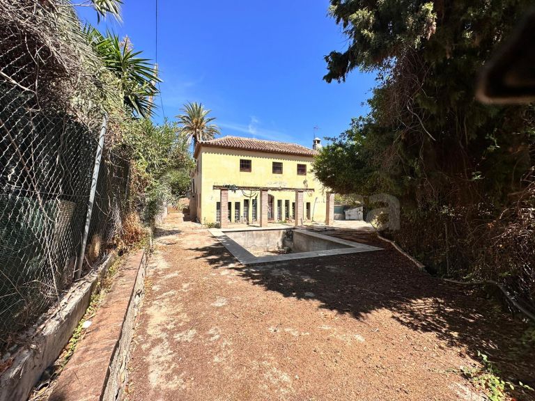 Villa till salu i Nueva Andalucia