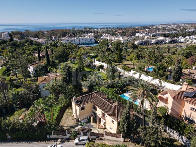 Villa till salu i Nueva Andalucia