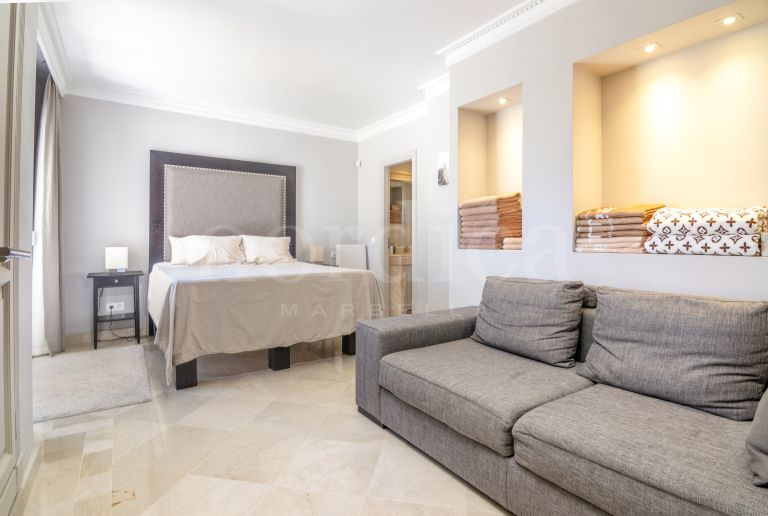 Zweistöckiges Penthouse zu verkaufen in Las Alamandas