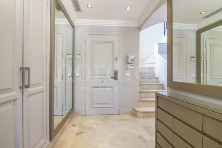 Zweistöckiges Penthouse zu verkaufen in Las Alamandas