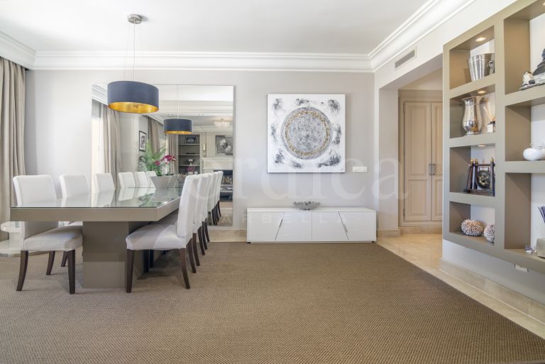 Zweistöckiges Penthouse zu verkaufen in Las Alamandas