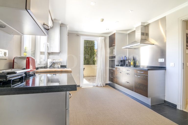 Zweistöckiges Penthouse zu verkaufen in Las Alamandas