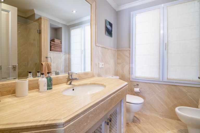 Duplex Penthouse for sale in Las Alamandas