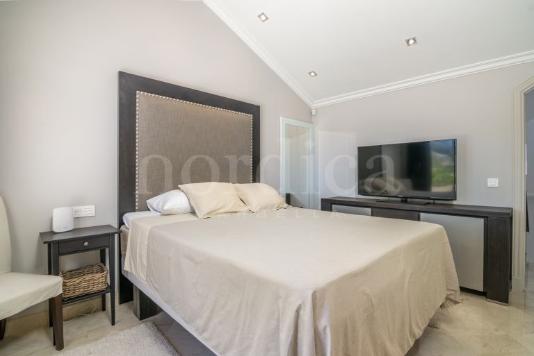 Zweistöckiges Penthouse zu verkaufen in Las Alamandas