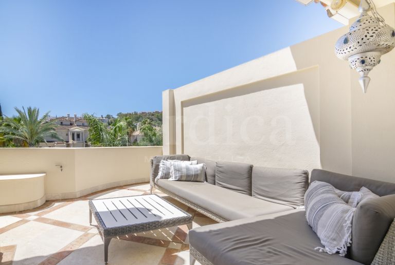 Zweistöckiges Penthouse zu verkaufen in Las Alamandas