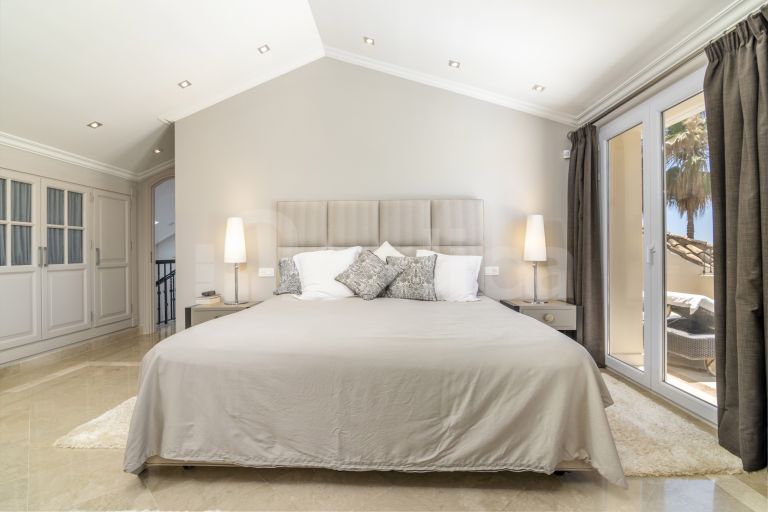 Duplex Penthouse for sale in Las Alamandas