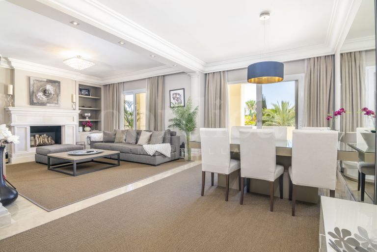 Zweistöckiges Penthouse zu verkaufen in Las Alamandas