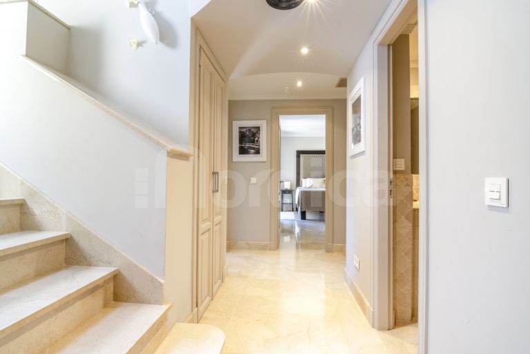 Duplex Penthouse for sale in Las Alamandas