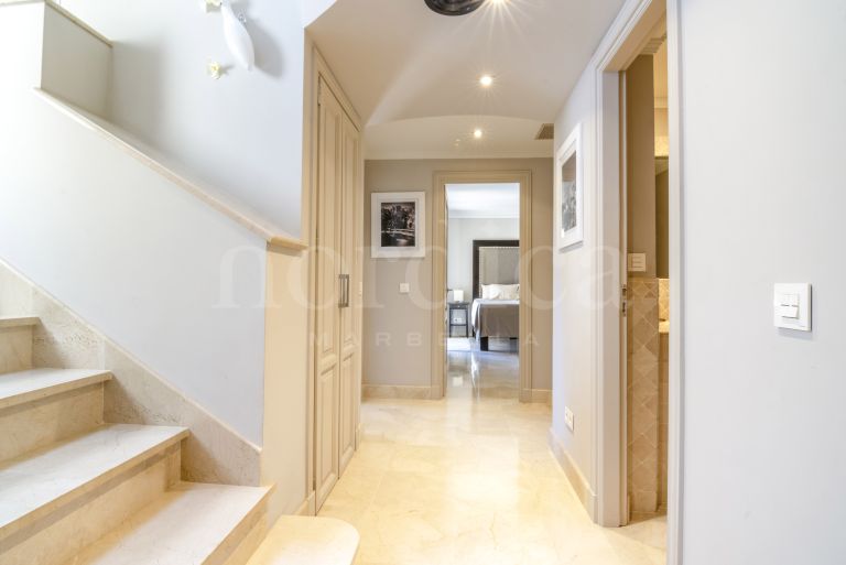 Zweistöckiges Penthouse zu verkaufen in Las Alamandas