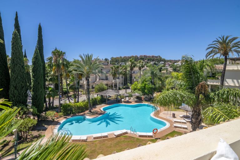 Zweistöckiges Penthouse zu verkaufen in Las Alamandas