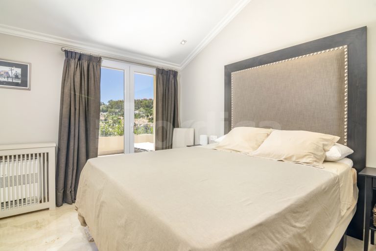 Duplex Penthouse for sale in Las Alamandas