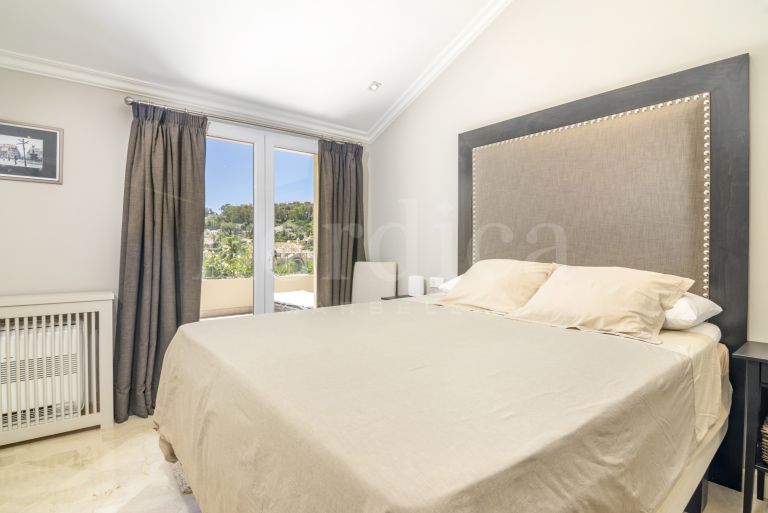Zweistöckiges Penthouse zu verkaufen in Las Alamandas