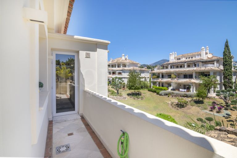 Zweistöckiges Penthouse zu verkaufen in Las Alamandas