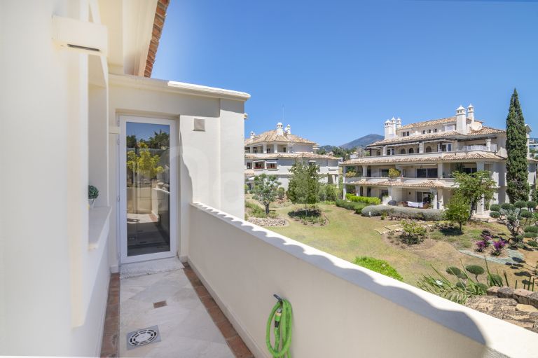 Duplex Penthouse for sale in Las Alamandas