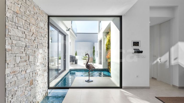 Villa for sale in Los Flamingos