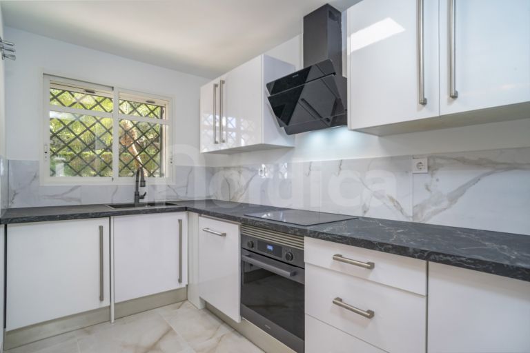 Apartamento Planta Baja en venta en Aloha Gardens