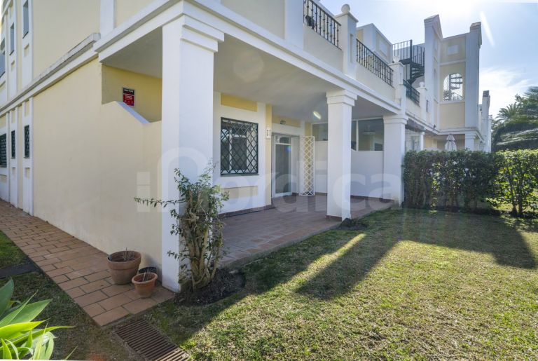 Apartamento Planta Baja en venta en Aloha Gardens