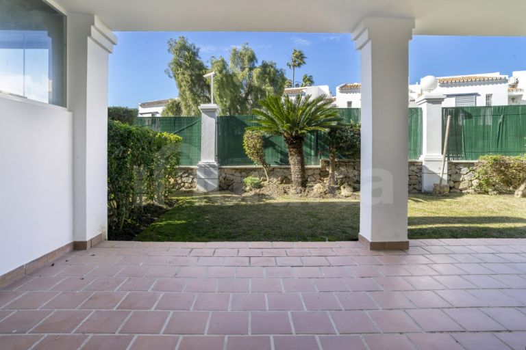 Apartamento Planta Baja en venta en Aloha Gardens